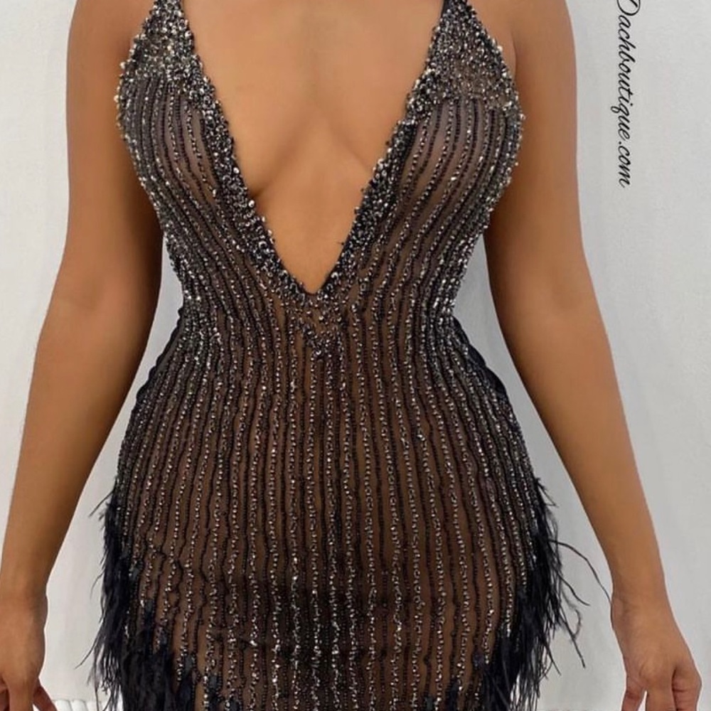 Hello beautiful people , I’m selling this dress I wore once on my birthday!